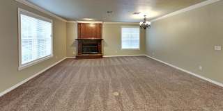 Beautiful 4 Bedroom 3 Bath in Edmond Schools Gallery 6