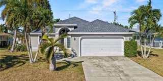 1831 SE Van Loon Terrace Gallery 1