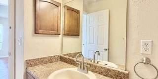 1915 Schlotter Circle - 206 Gallery 31