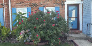 Beautiful 3BR Townhome in Gated Kings Square Community Beautiful 3BR Townhome in Gated Kings Square Community Gallery 1