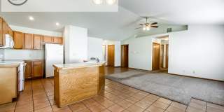 Beautiful 3 Bed 2 Bath Home in Quiet Neighborhood Gallery 5