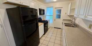 1420 Warren Ave N Apartments Gallery 14
