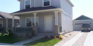 Fort Collins Gem – 3 Bed, 2.5 Bath with Yard Gallery 1