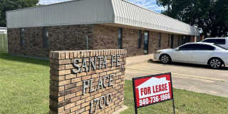 1700 N Weaver Street Gallery 1