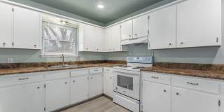 Great Location near Walmart Campus Gallery 7