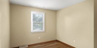 102 Roosevelt Road Gallery 16