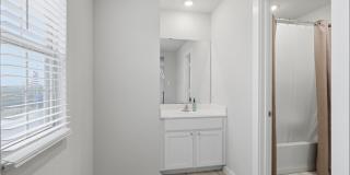 827 laurel Gallery 27