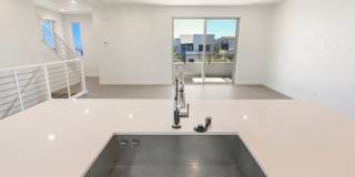 Summerlin Beauty With Bed and Bath On 1st Floor Gallery 19