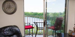 Lake Pointe Gallery 16