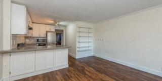 752 Bellevue Ave E. Gallery 4