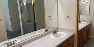4 Bedroom Home With Pool! Gallery 17
