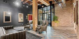 153 W Ohio Street Gallery 8