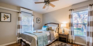 Crestwood Place Apartments Gallery 4