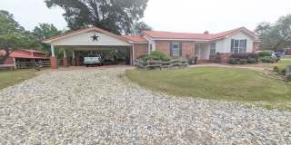 Charming Raindrop Hill Farmhouse on Gibson Lane - All Utilities Included Gallery 1
