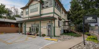 422 Elbert Street Gallery 1