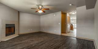 4 Bedroom 2.5 Bath Townhome near Centennial Park! Gallery 5