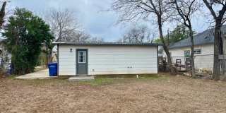 Charming 2 Bedroom Home Near Historic Landmarks in San Antonio Gallery 11