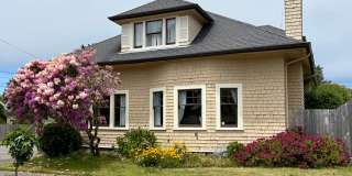 Modernized Upstairs Craftsman Unit - With Infrared Sauna! Gallery 1