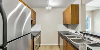 2 Bed 2 Bath Condo @ Desirable Community w/ Pool, Hot Tub & Exercise Room! Gallery 8