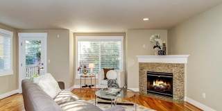 Beautiful Townhome with Private Yard. Gallery 1