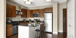 Be @ Axon Green Gallery 8