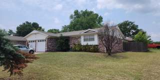 Darling Home in East Shawnee Gallery 1