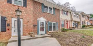 1915 Sussex | Townhouse | 2 Bedroom 1.5 Bath | 07/16/2026 Gallery 3