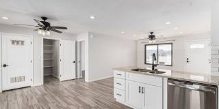 Beautiful 4 Bedroom Home Near Old Town Scottsdale & ASU Gallery 11