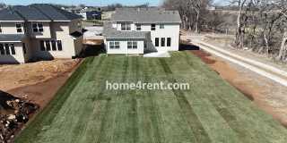 Nearly New Luxury Home in Blue Valley Schools! Gallery 70