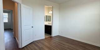 2 Bedroom, 2.5 Bath Tri-level townhouse in Signal Hill Gallery 25