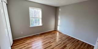 Room in 3 Bedroom Home at Beaverwood Dr Gallery 14