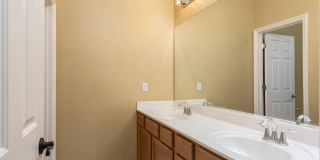 Gorgeous Single Story in a Golf Course Gallery 23