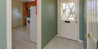 Cozy Garden Cottage Home for Rent Gallery 9