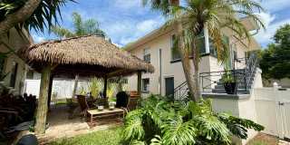 Fully furnished 1/1 Apartment Old NE Gallery 4
