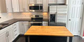 Amazing Three Bedroom Townhome in Southend! Gallery 7