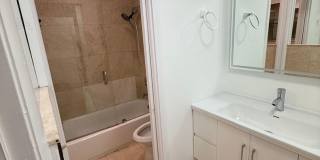 Beautiful Garden Apartment, Move in Condition Gallery 11