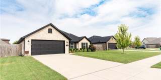 Stylish 3-Bedroom, 2-Bathroom Home for Rent! Gallery 5