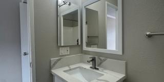 Carlsbad Coast Apts Gallery 16