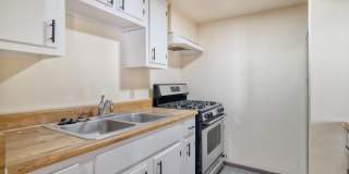 1005 North Center Avenue - Unit A Gallery 4