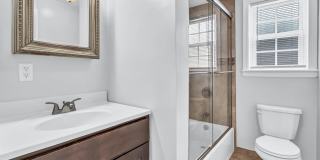 Verona Plaza Apartments Gallery 11