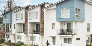 3 BEDROOM WEDGWOOD TOWNHOME | AIR CONDITIONING | EXTRA-WIDE 1-CAR GARAGE 3 BEDROOM WEDGWOOD TOWNHOME | AIR CONDITIONING | EXTRA-WIDE 1-CAR GARAGE Gallery 1
