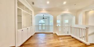 Beautifully Remodel Townhouse with AC & Two Car Garage! Beautifully Remodel Townhouse with AC & Two Car Garage! Gallery 19