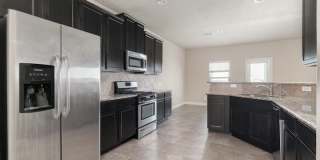 660 Community Dr Gallery 3