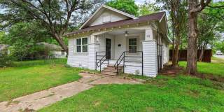 537 E Sears Street Gallery 1