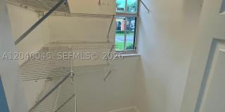 4273 NE 10th Ct Gallery 6