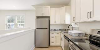 A great place to stay that is a nice and cozy cottage in the great neighborhood of Southwood Gallery 10