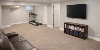 1638 Harvard Avenue Gallery 8