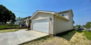 Brand New Home Walking distance to Spooky Nook Gallery 25