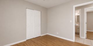 6847 Hawthorne Lane Gallery 12