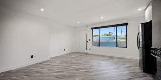 955 N Oxford Avenue Gallery 13